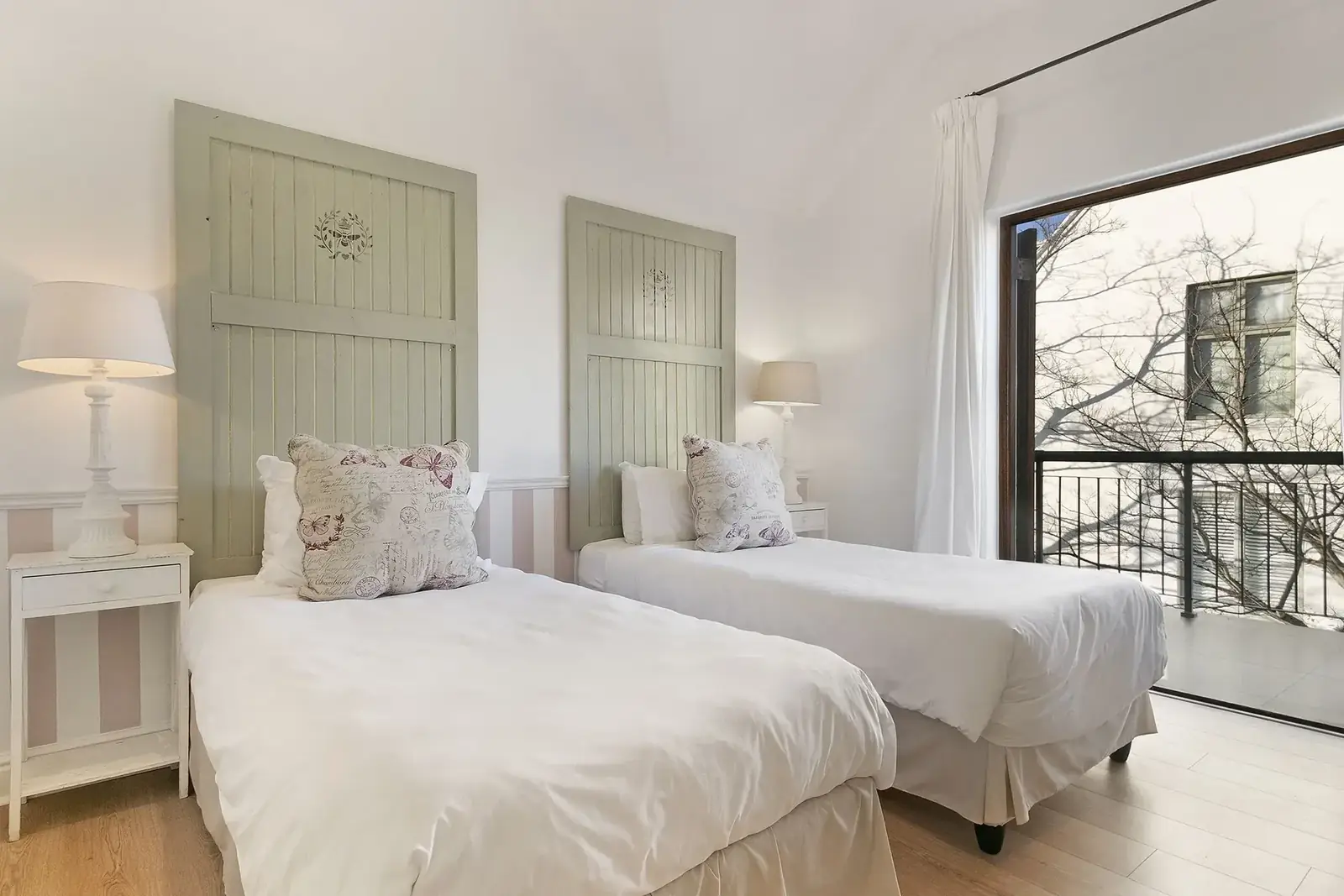 Lodge 22 — 19_1