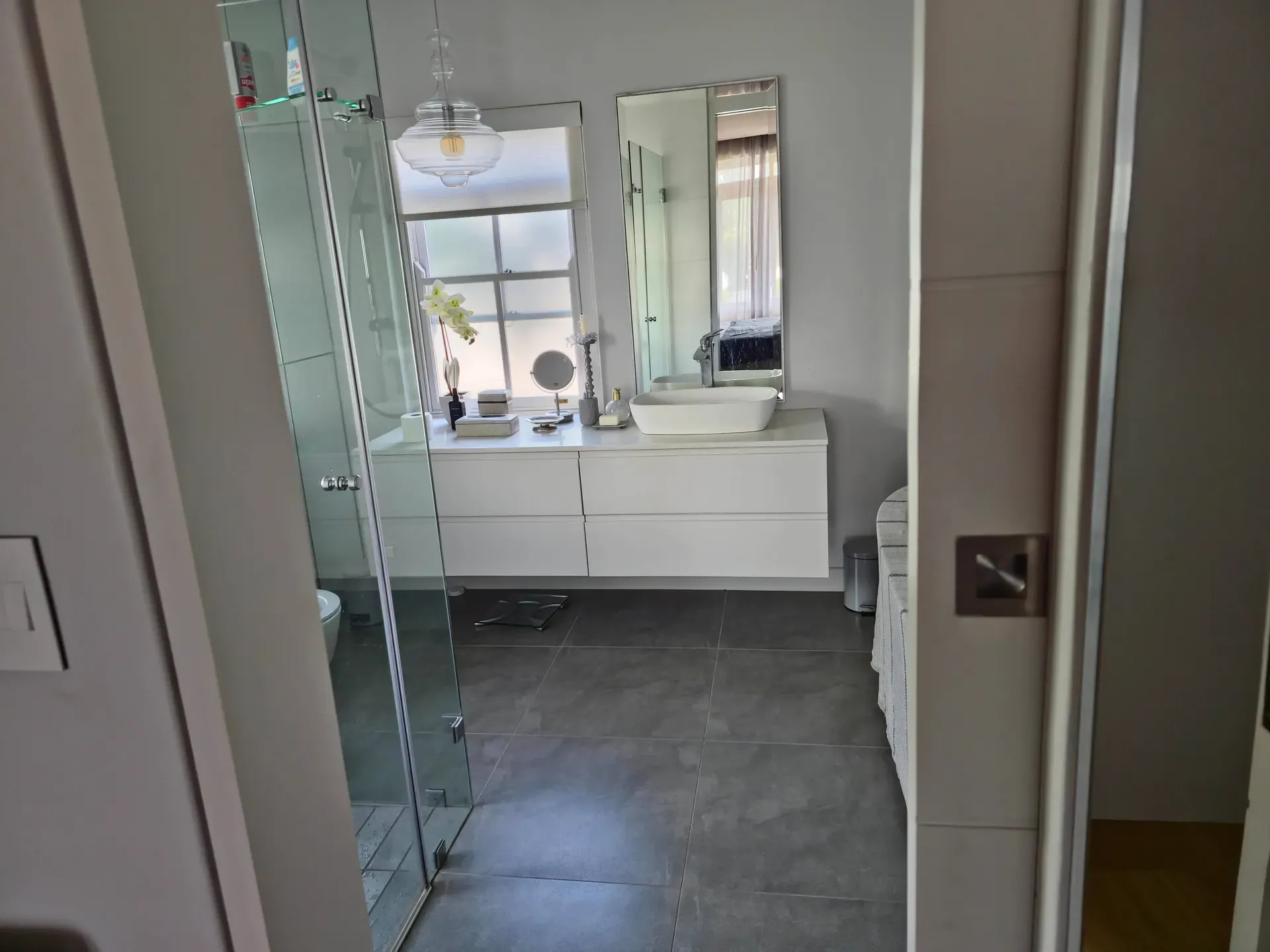 Lodge 34 — cbathroom-1