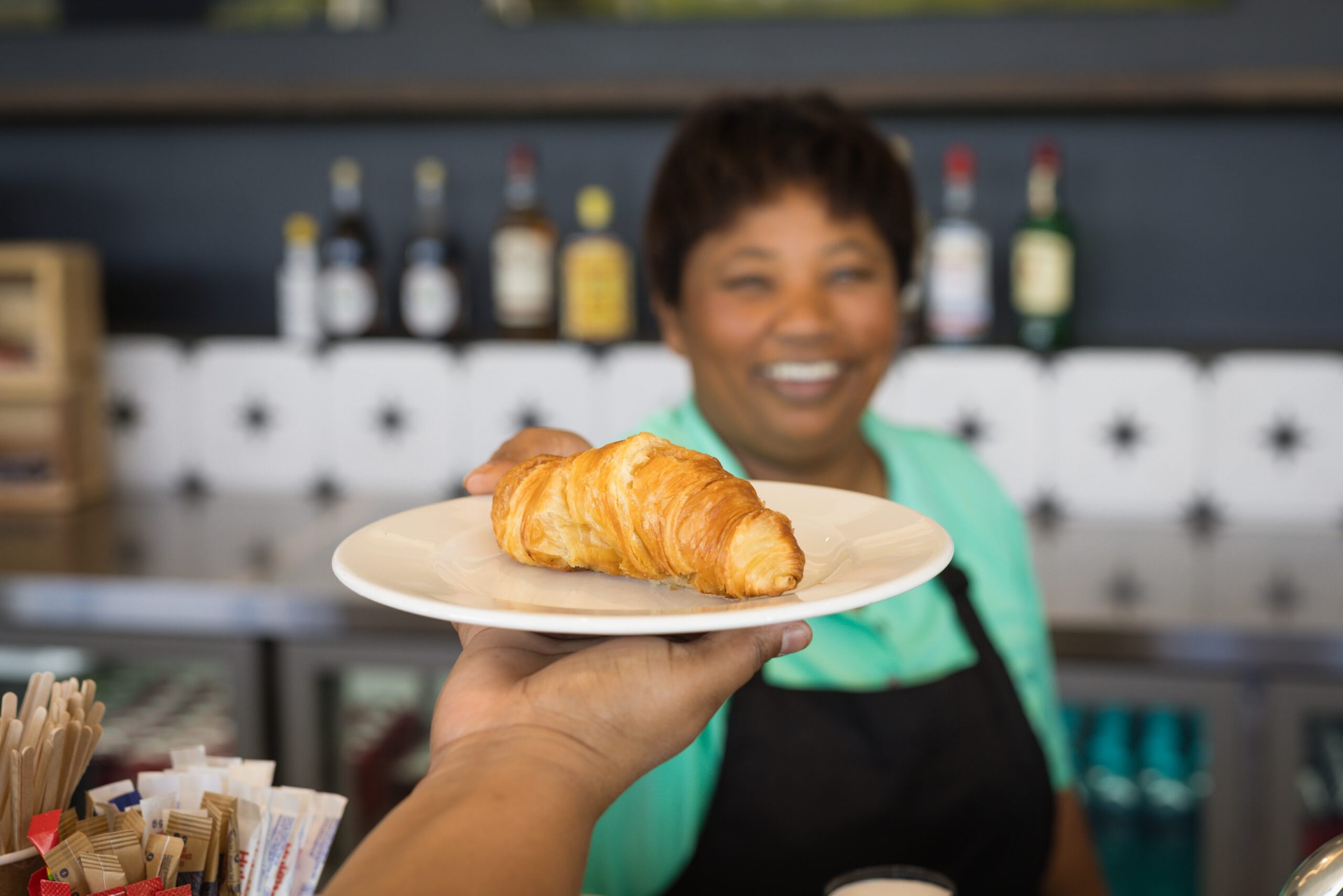 Croissant service
