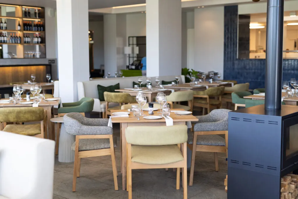 Dining area with wine bar