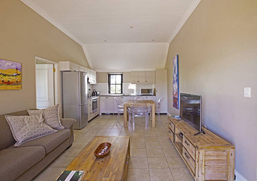 Living & kitchen