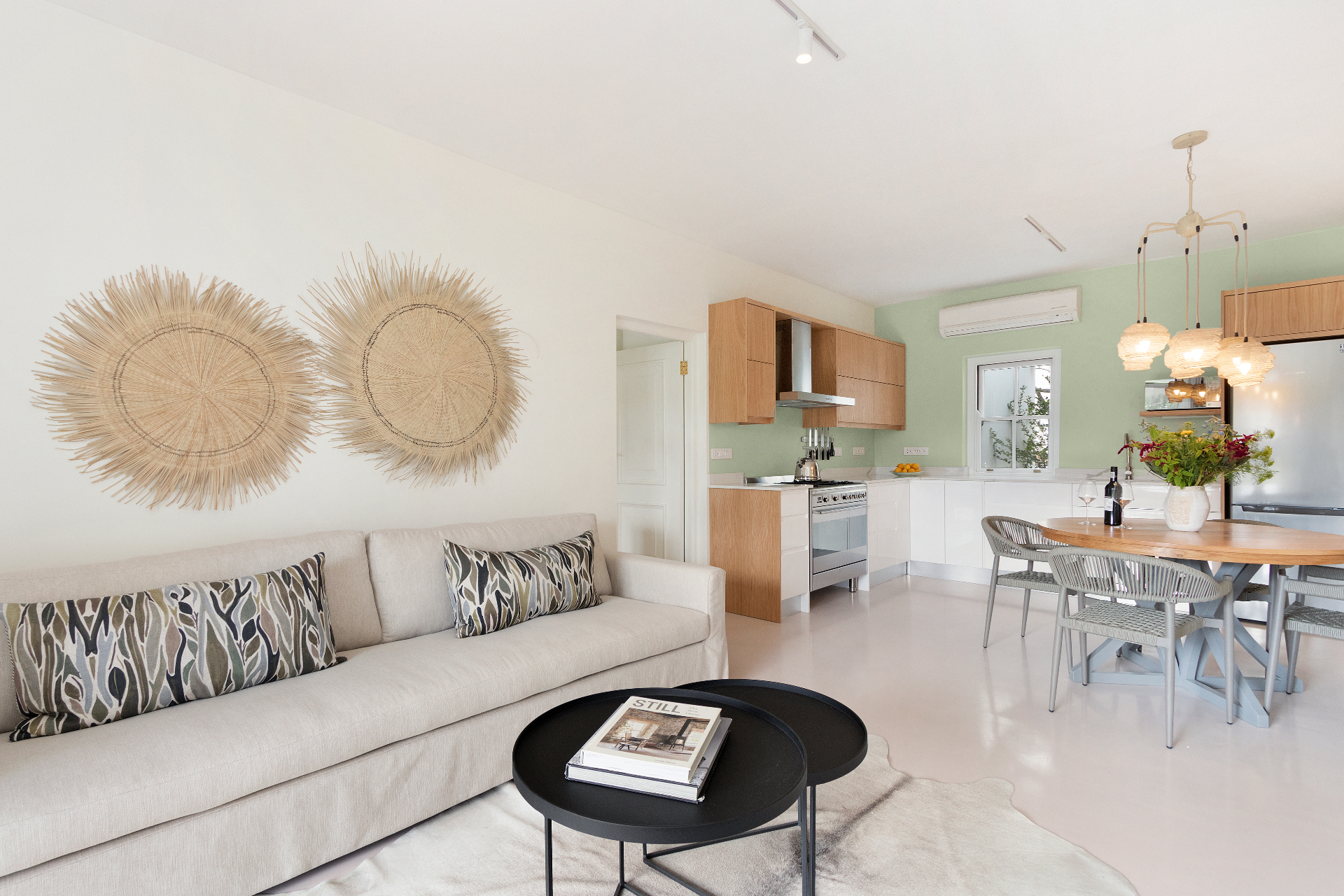 Living & kitchen wide