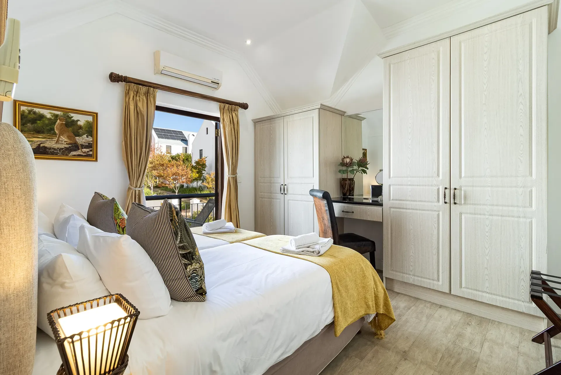 Lodge 14 — lodge-14-bedroom