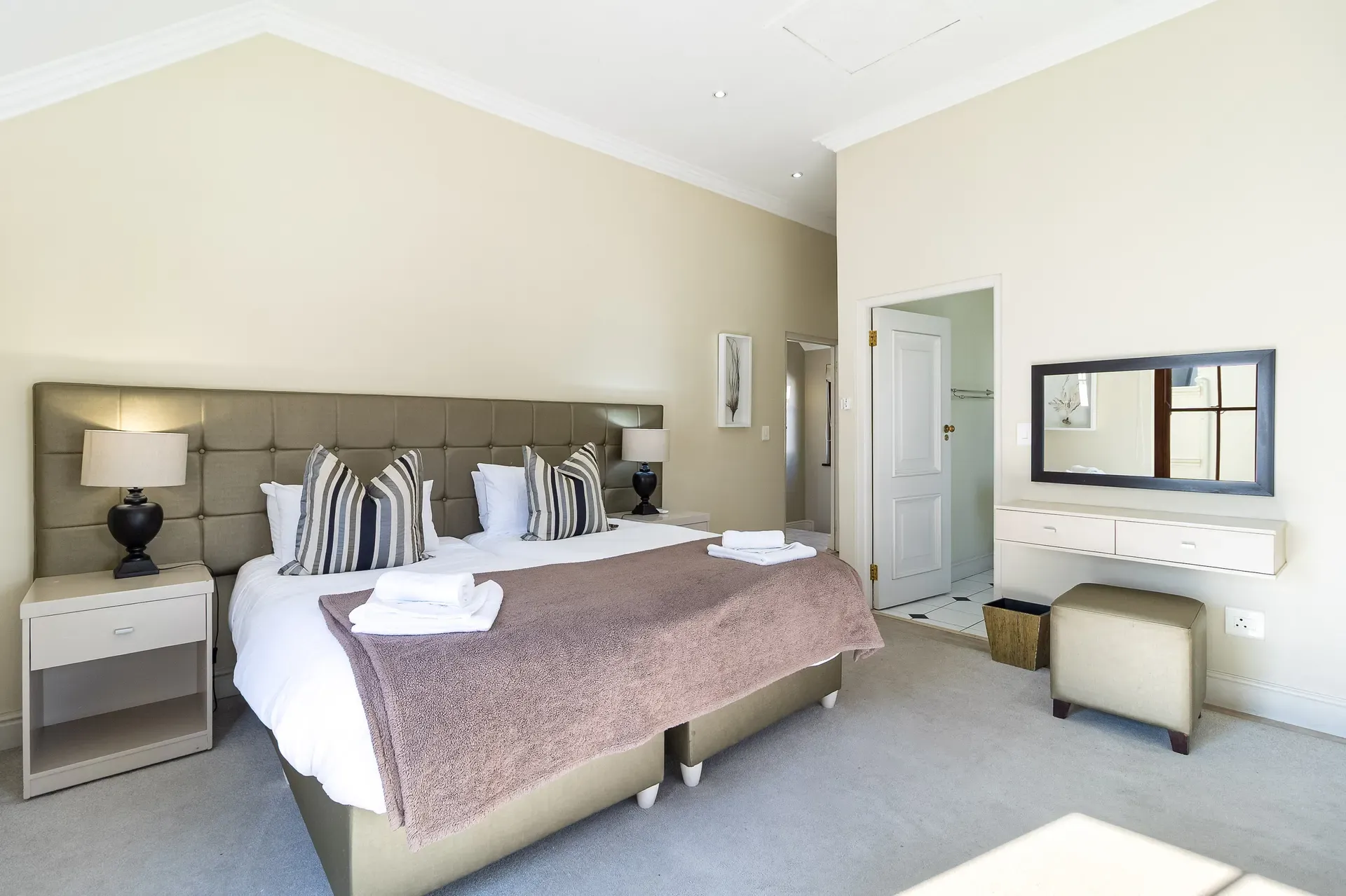 Lodge 16 — lodge-16-bedroom-3