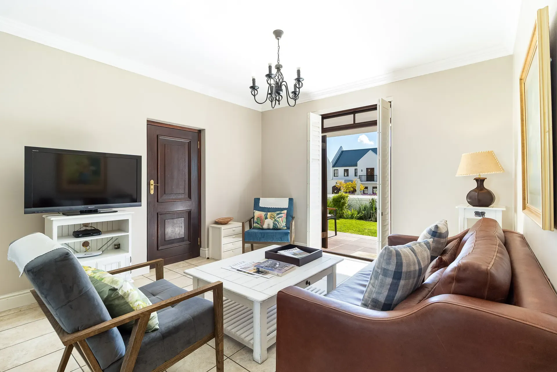 Lodge 19 — lodge-19-living-room-main