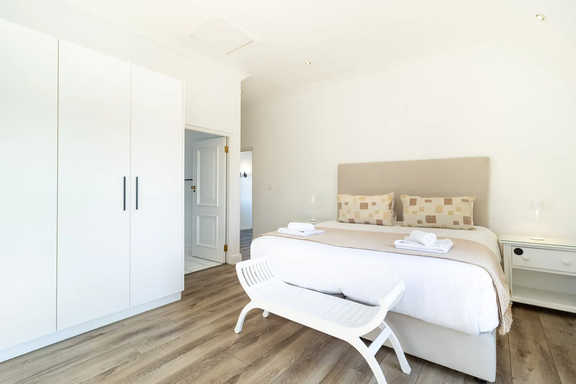 Lodge 28 — lodge-28-bedroom