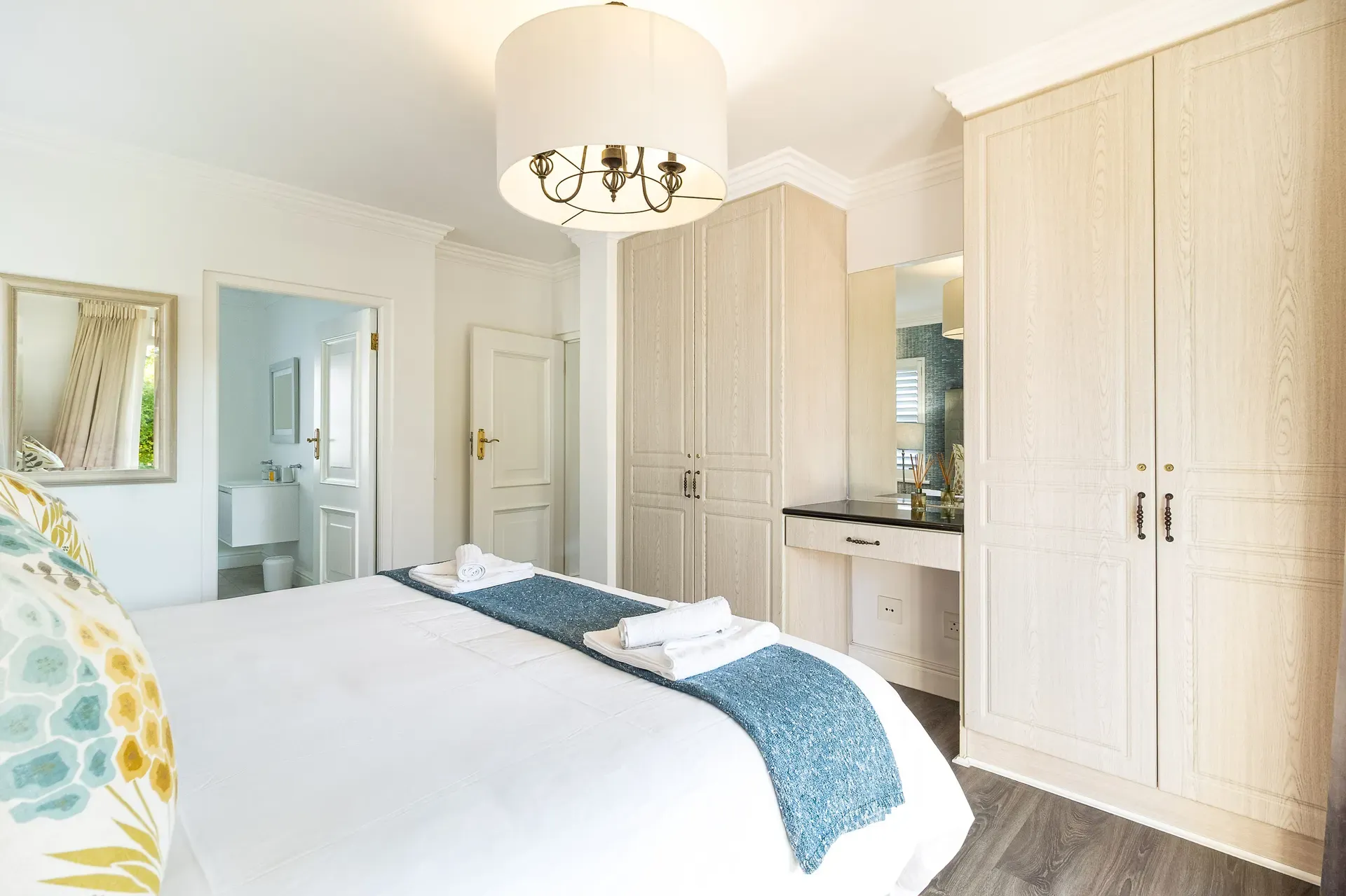 Lodge 3 — lodge-3-bedroom-4-alt2