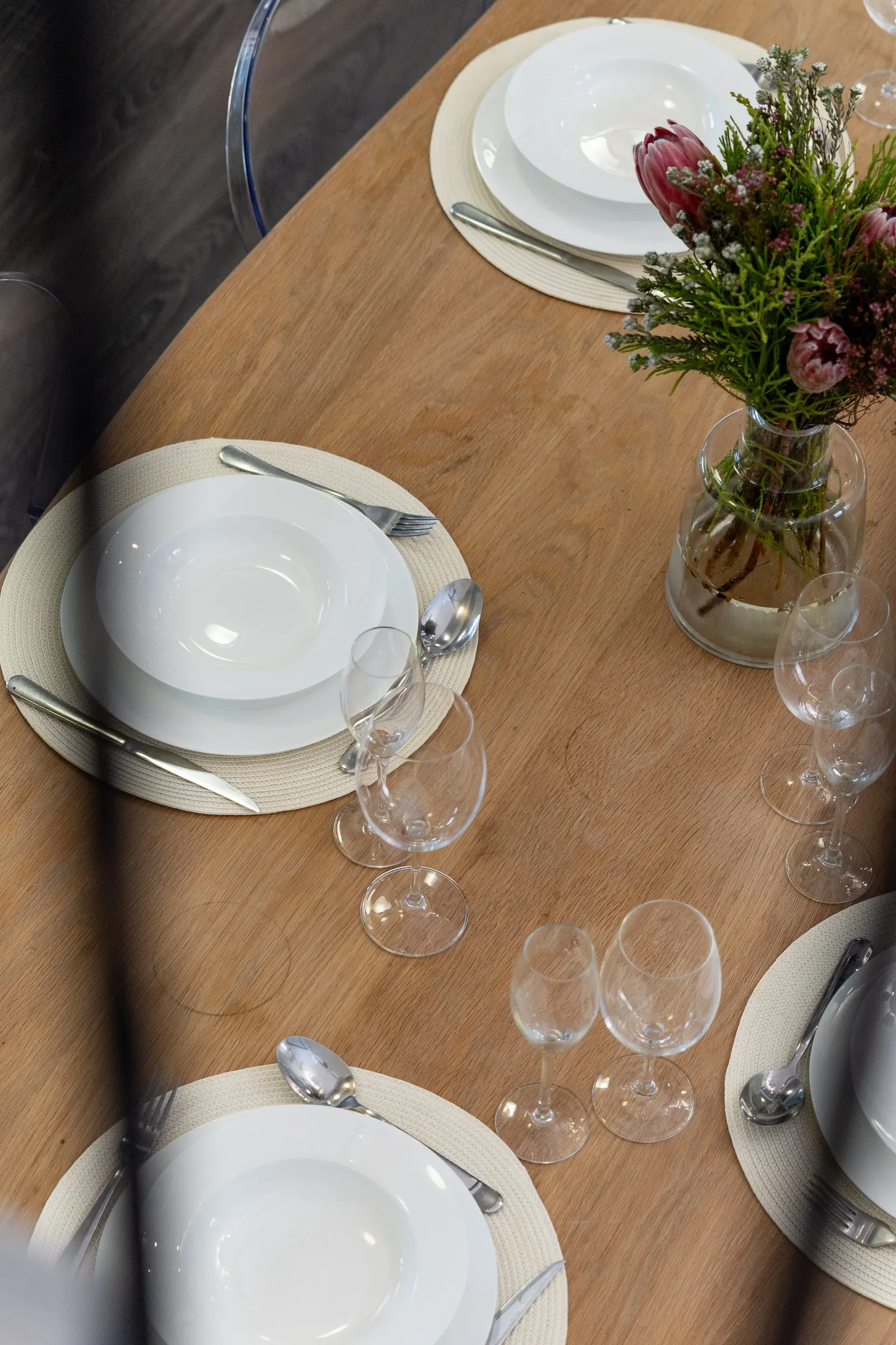 Lodge 3 — lodge-3-dining-room-detail-2