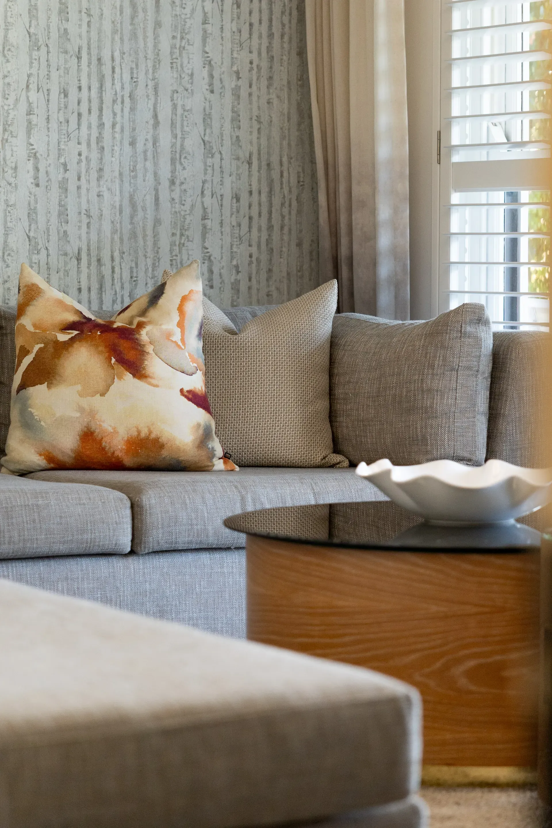 Lodge 3 — lodge-3-living-room-detail-2