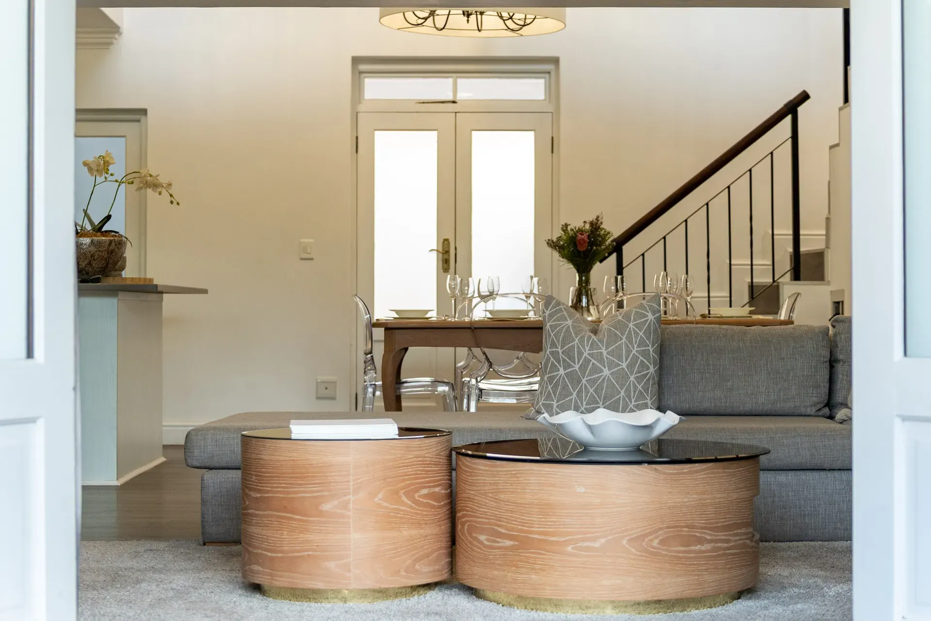 Lodge 3 — lodge-3-living-room-detail-3