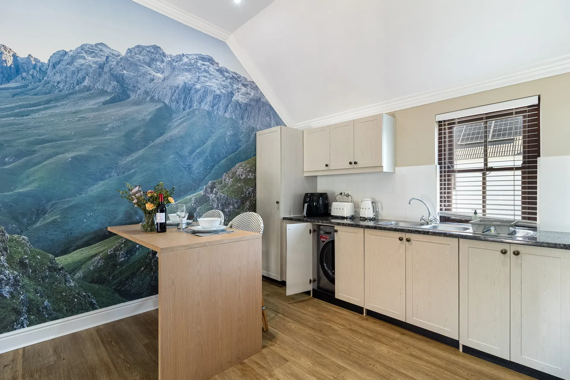 Lodge 39 — lodge-39-kitchen-2