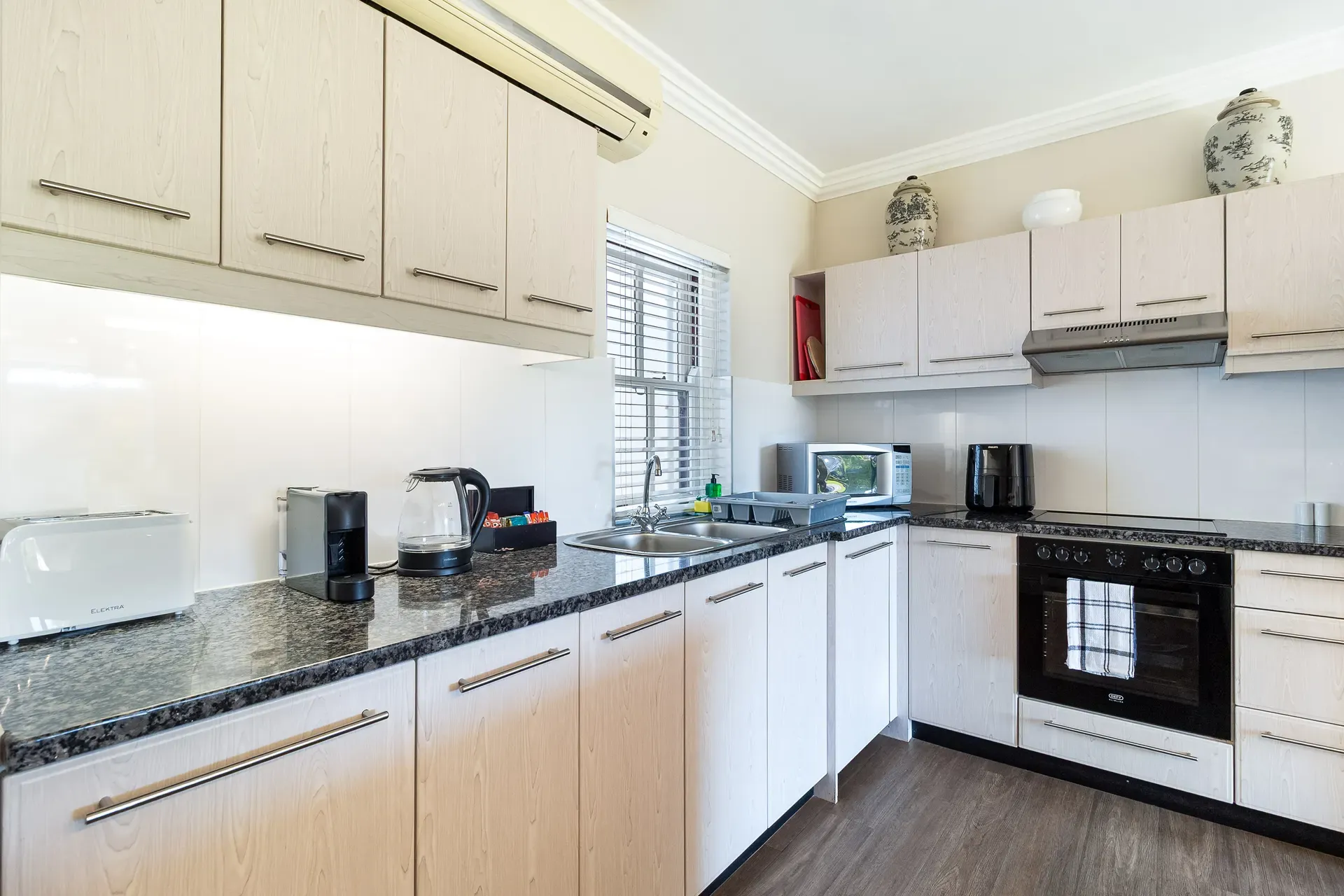Lodge 4 — lodge-4-kitchen