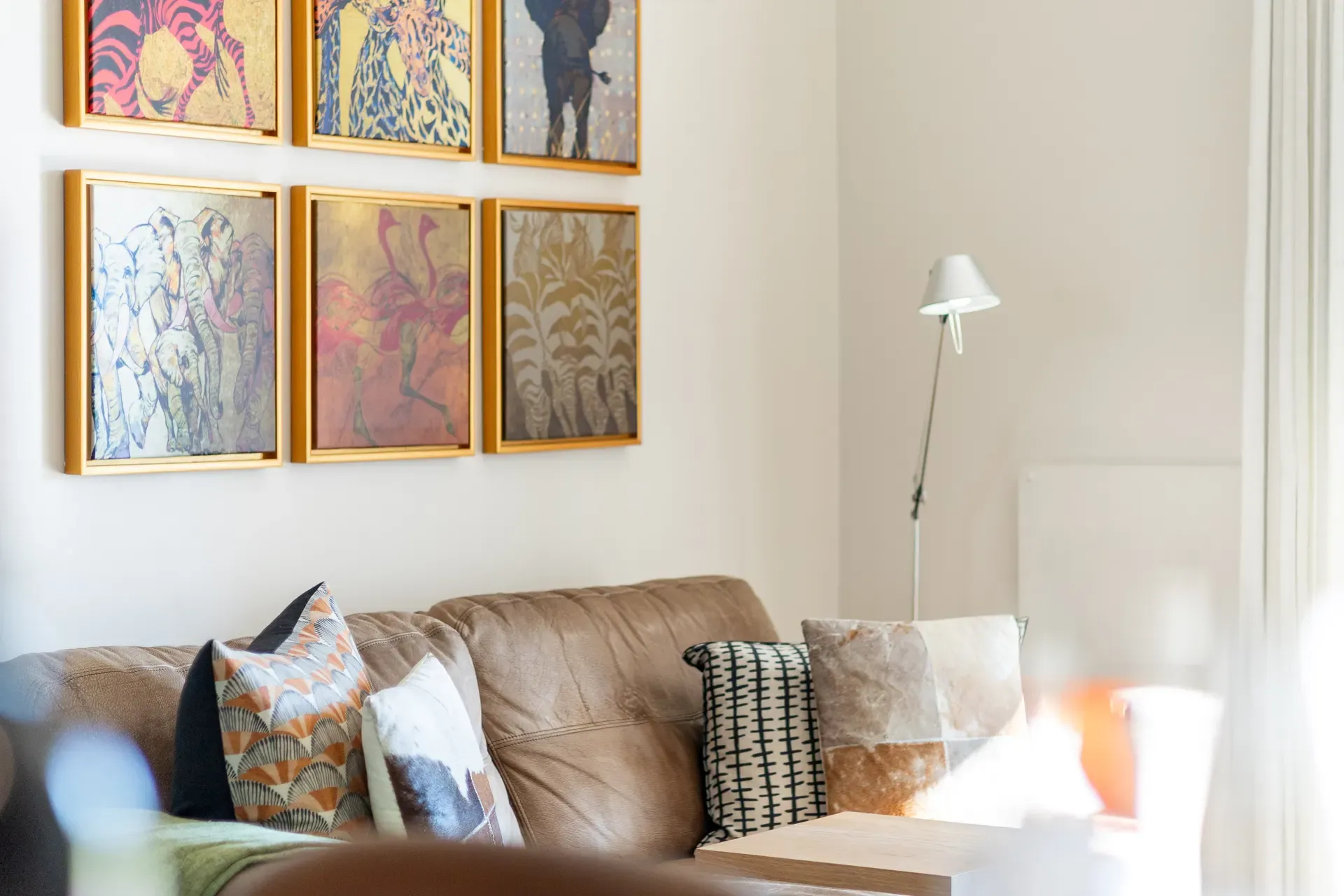 Lodge 4 — lodge-4-living-room-detail