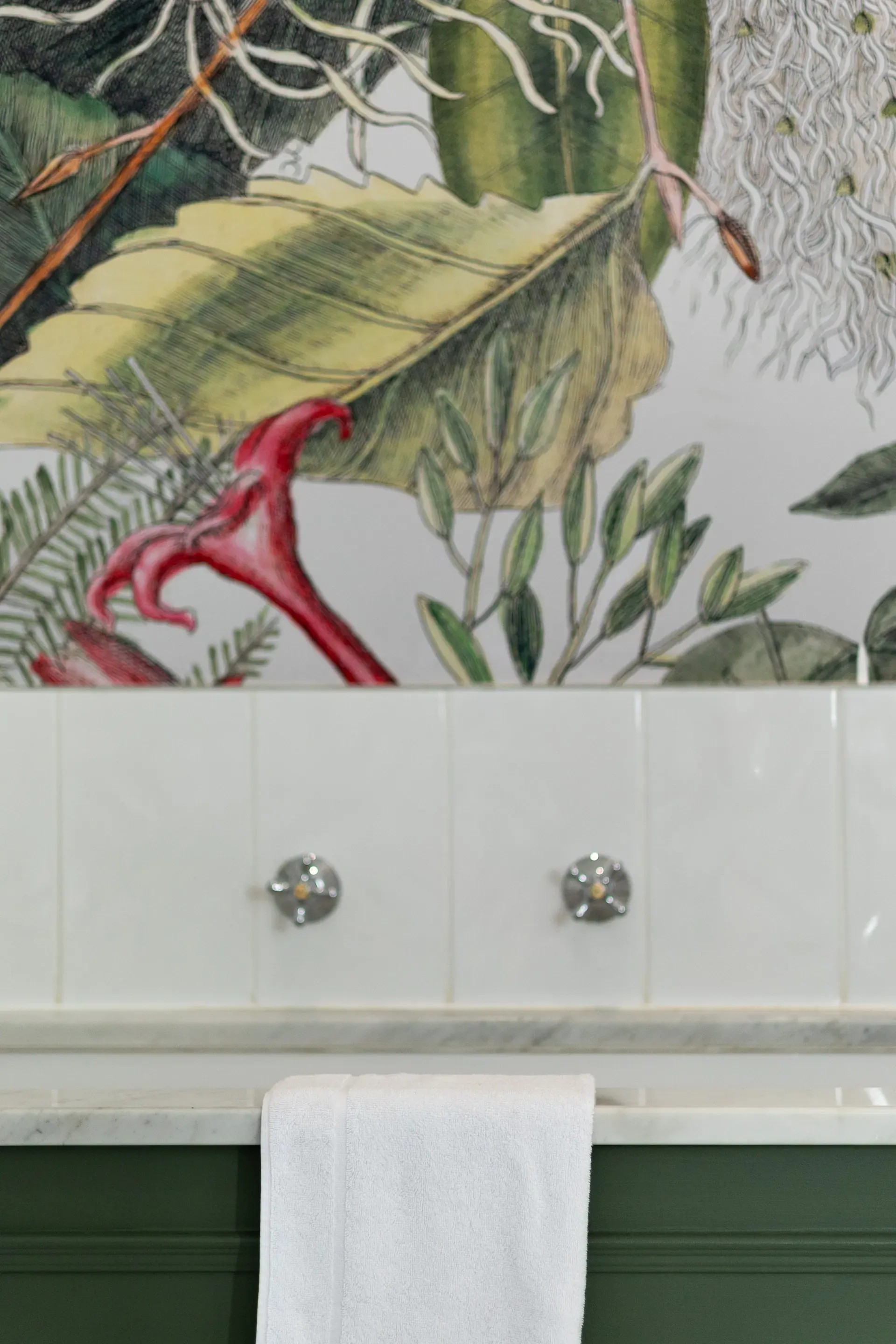 Lodge 9 — lodge-9-bathroom-detail