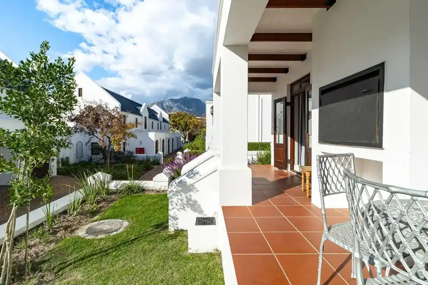 Lodge 12 — winelands-1