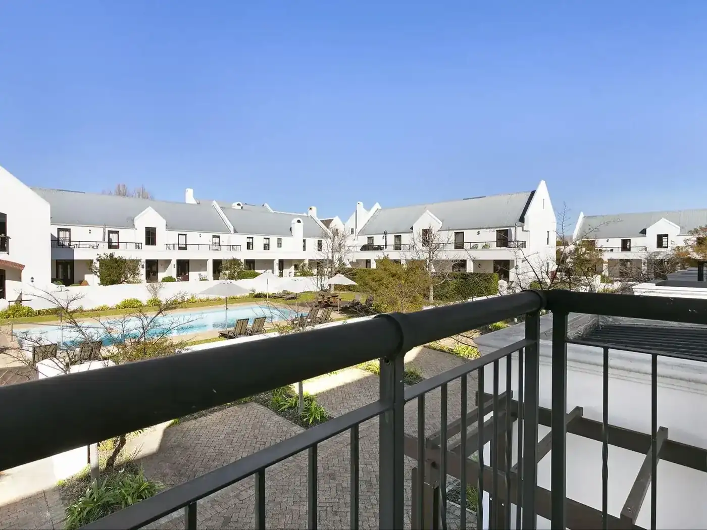 Lodge 11 — winelands-1