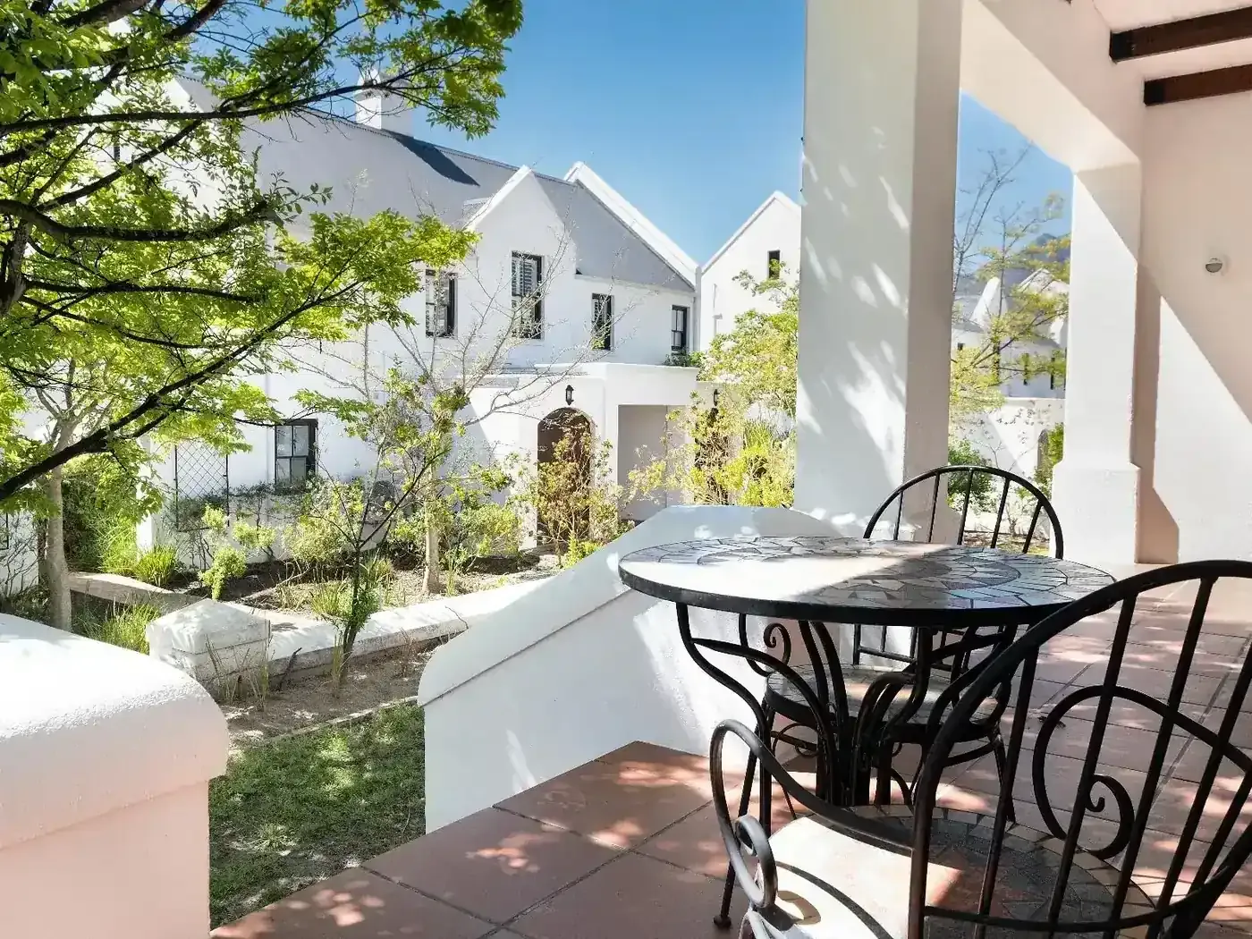 Lodge 13 — winelands-1
