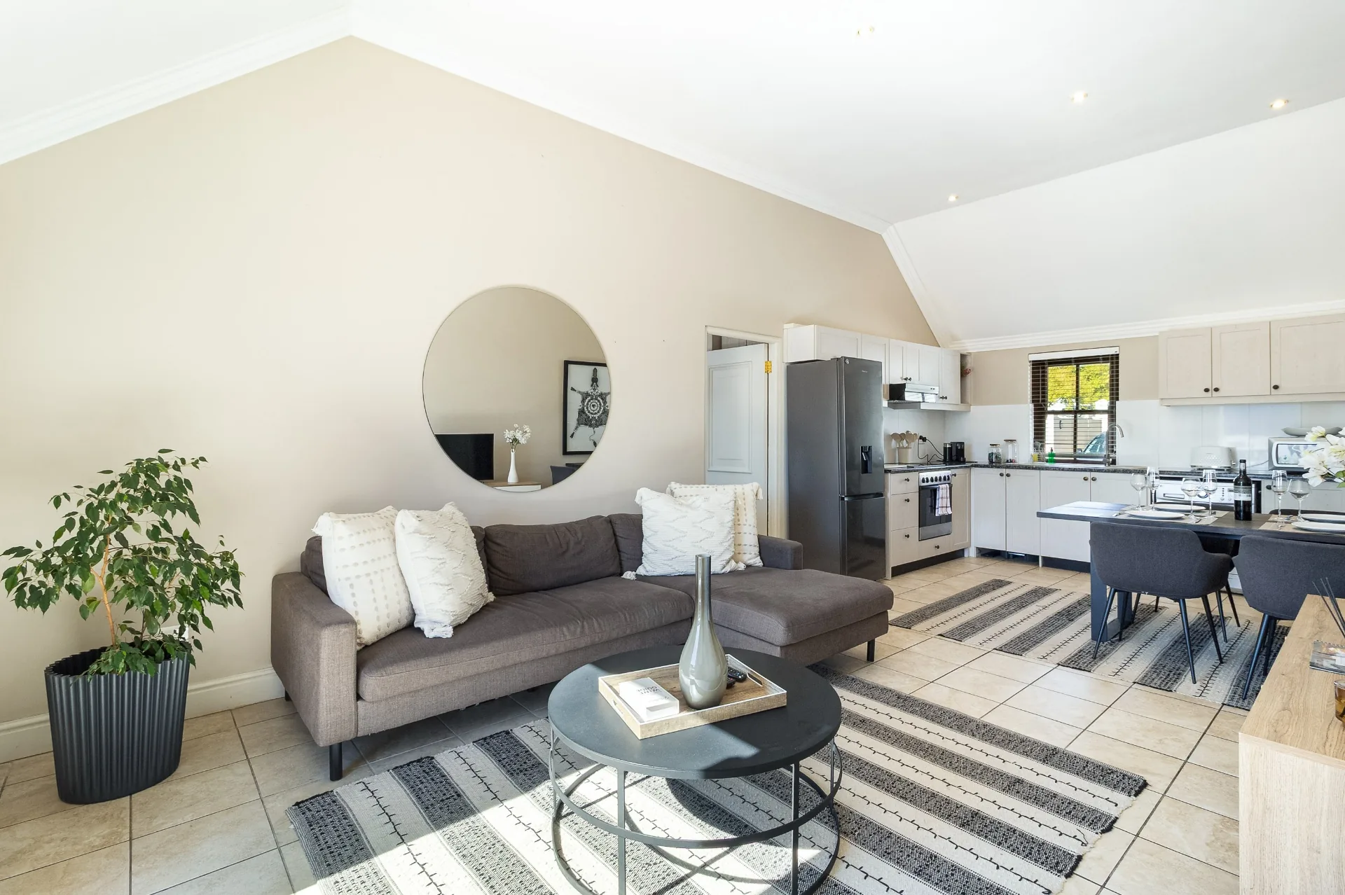 Lodge 21 — winelands-19