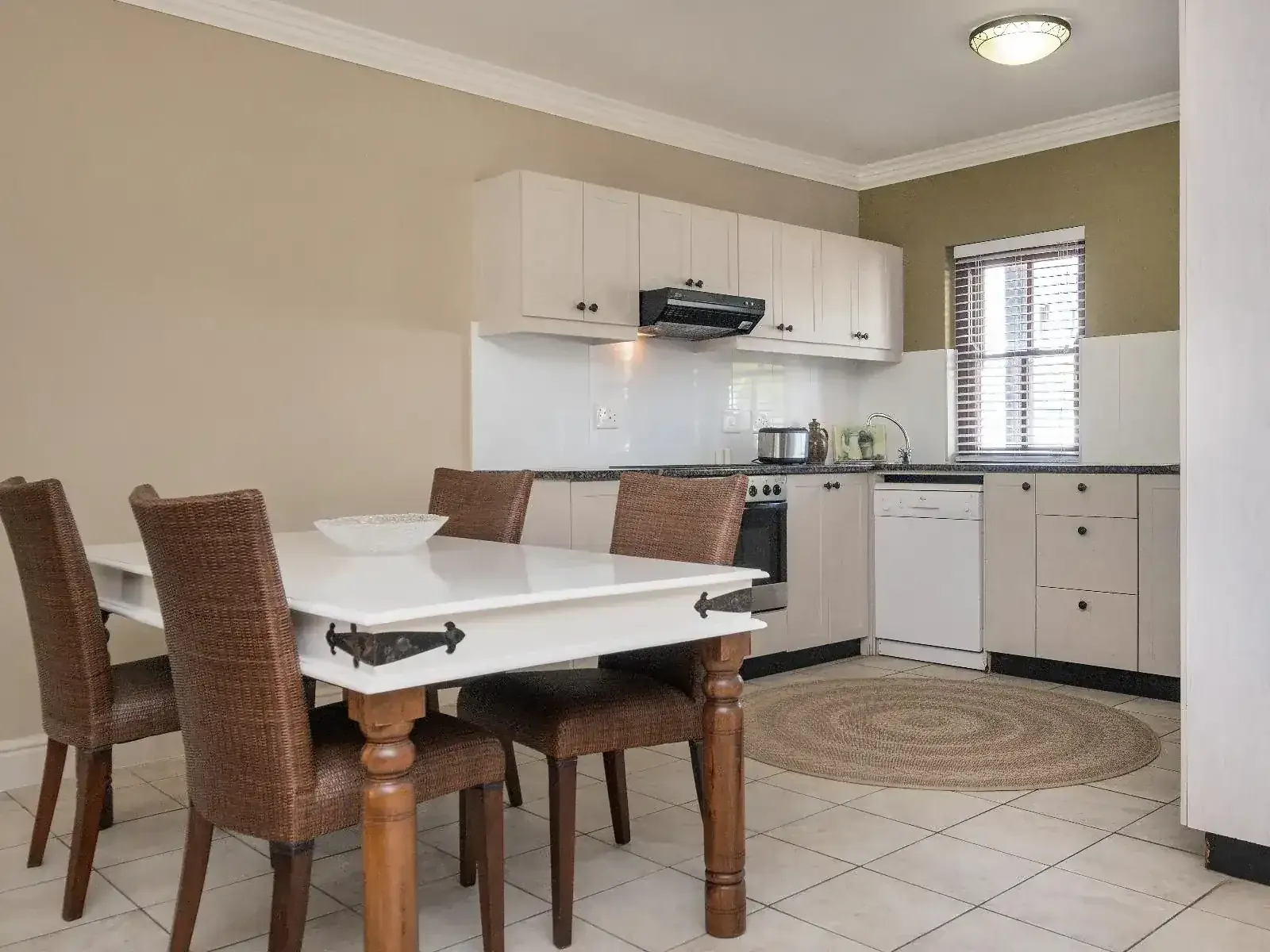 Lodge 13 — winelands-3
