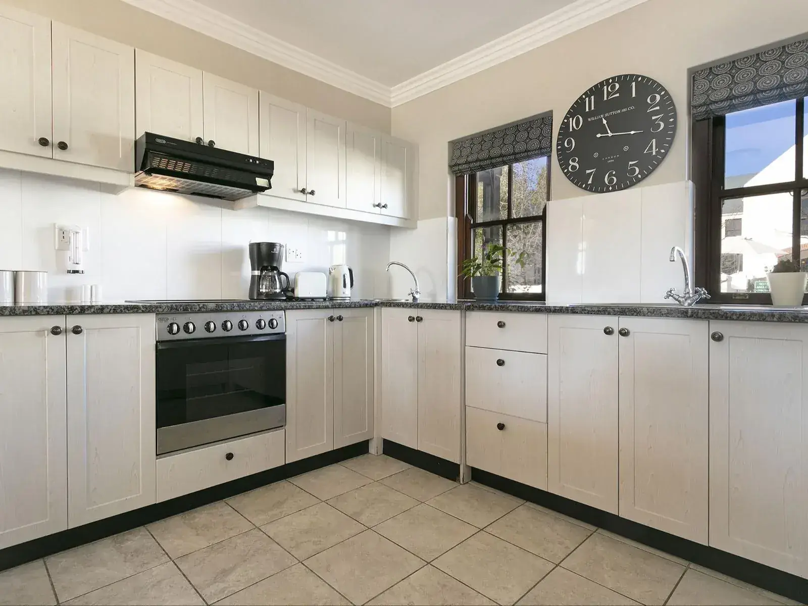 Lodge 11 — winelands-4