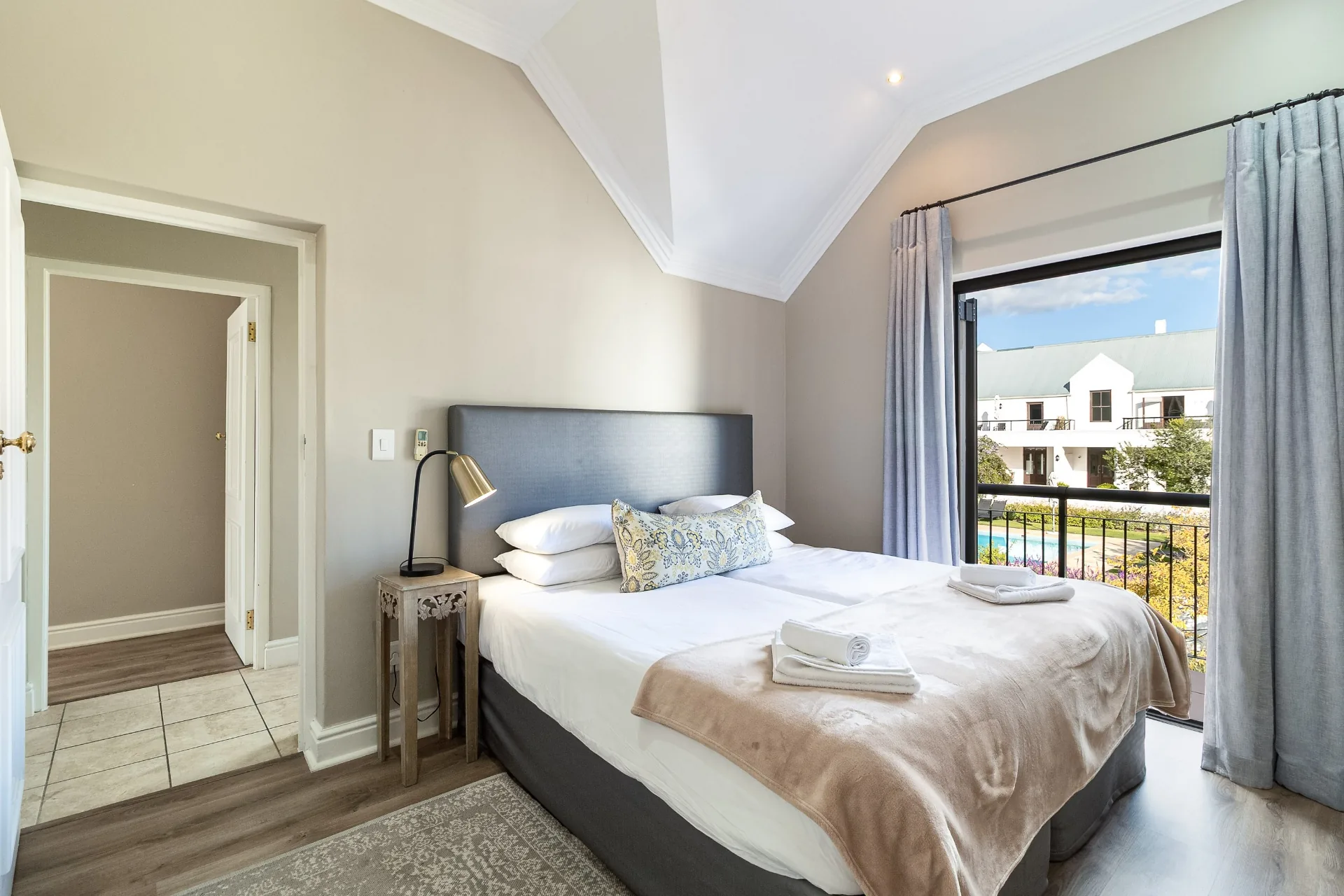 Lodge 12 — winelands-5