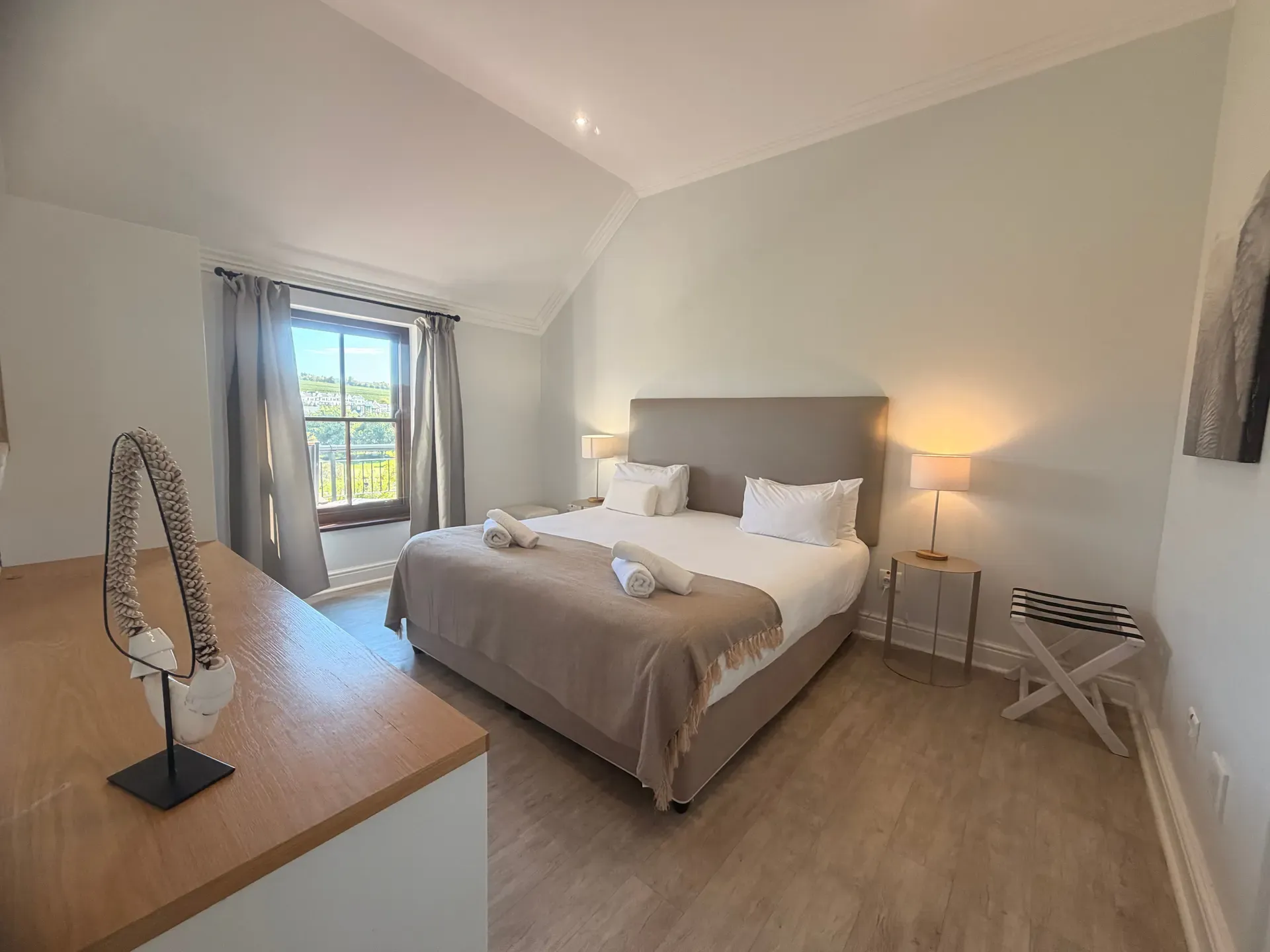 Lodge 8 — winelands-golf-lodges-8-39