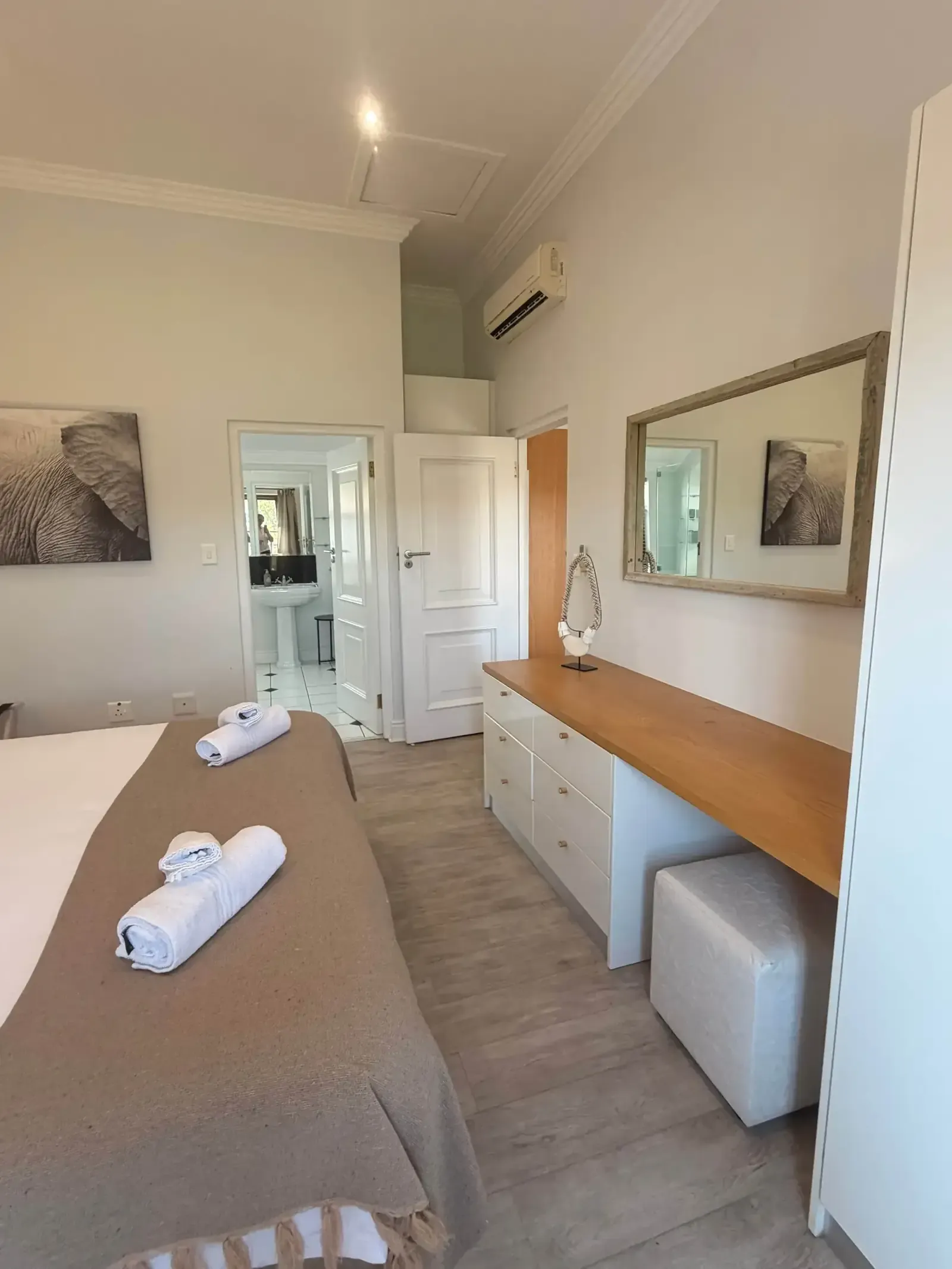 Lodge 8 — winelands-golf-lodges-8-7